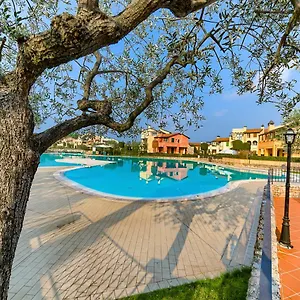 https://la-chicca-del-garda.hotelinveneto.com